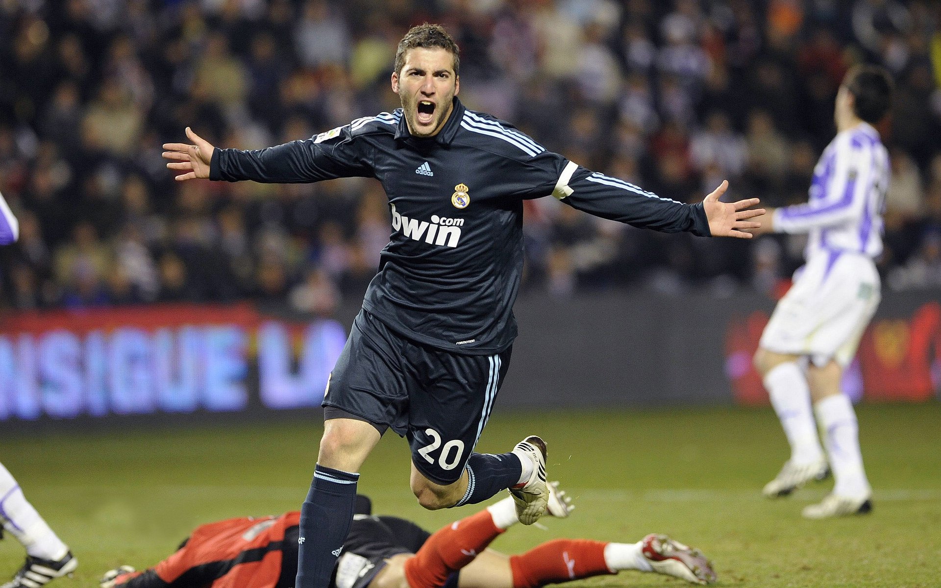 欧冠半决赛之夜，莫兰特如何以唯一的方式主宰比赛走向